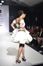 Model walk the ramp for Sonakshi Raaj Talent Box show at Lakme Fashion Week Day 2 on 4th Aug 2012 (52).JPG